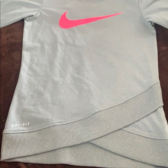 Nike Dri-Fit - Picture 2 of 3
